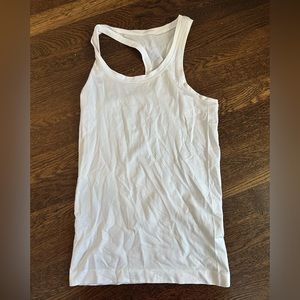 Swiftly tech Lululemon tank size 2